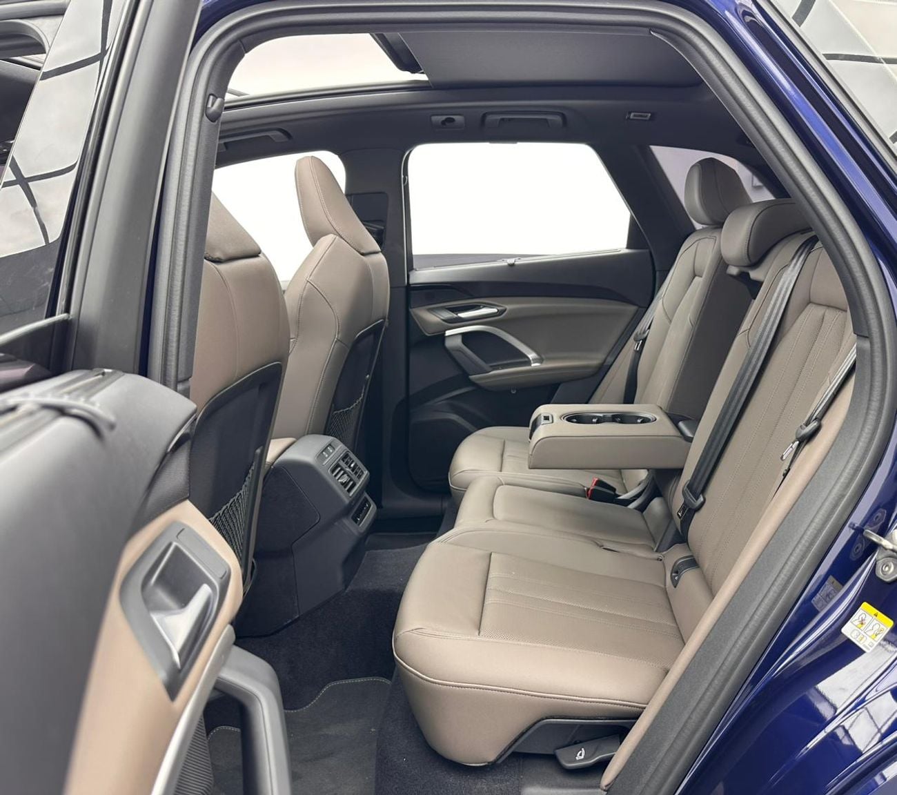 Audi Q5 2025 Audi Q5 S-Line 45 TFSI Quattro, 01/2029 Audi Warranty, 01/2031 Audi Service Contract, GCC