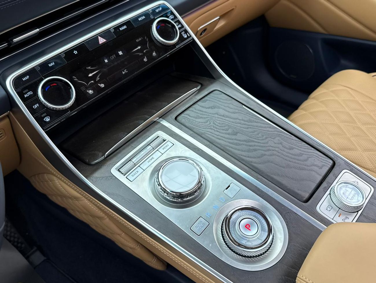 Genesis GV80 Royal 3.5L AWD 2023 Genesis GV80 Royal Edition, 2027 Genesis Warranty + Service Pack, Very Low Km, G