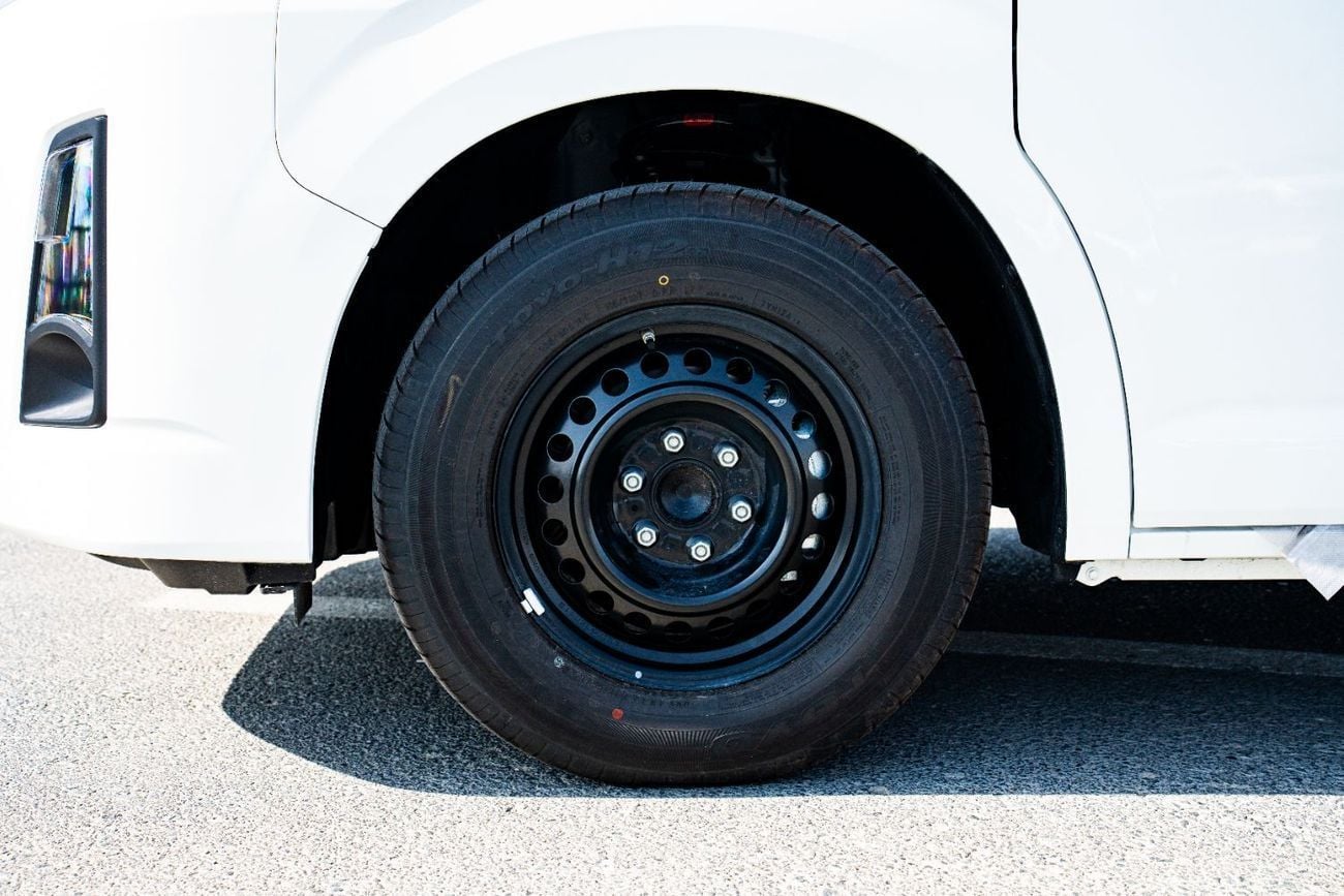تويوتا هاياس Toyota Hiace High Roof New shape Black pumber 2.8L A/T DIESEL 2026