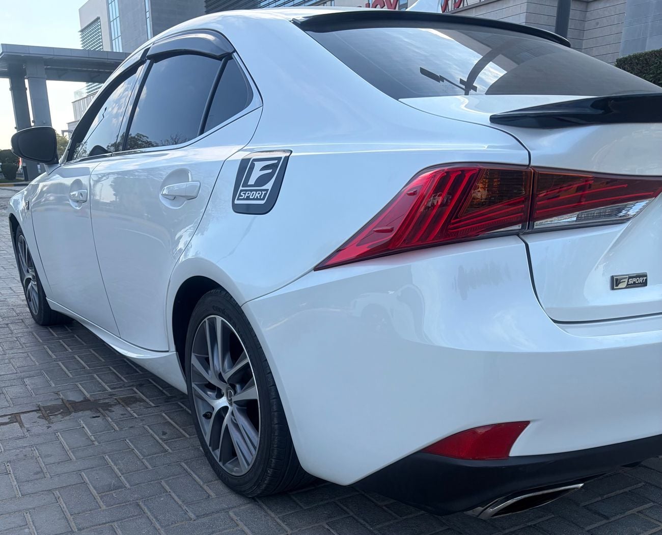 لكزس IS200t 2.0T