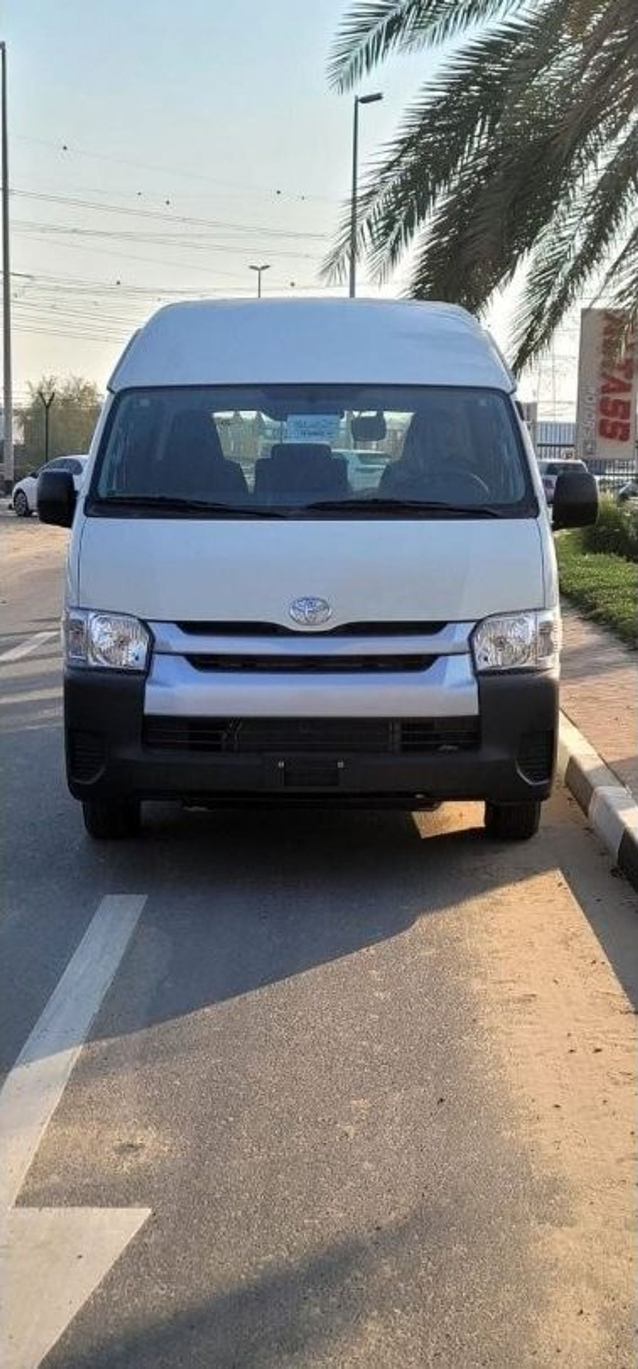 تويوتا هاياس GL HIACE 2.5L HIROOF CARGO  PETROL