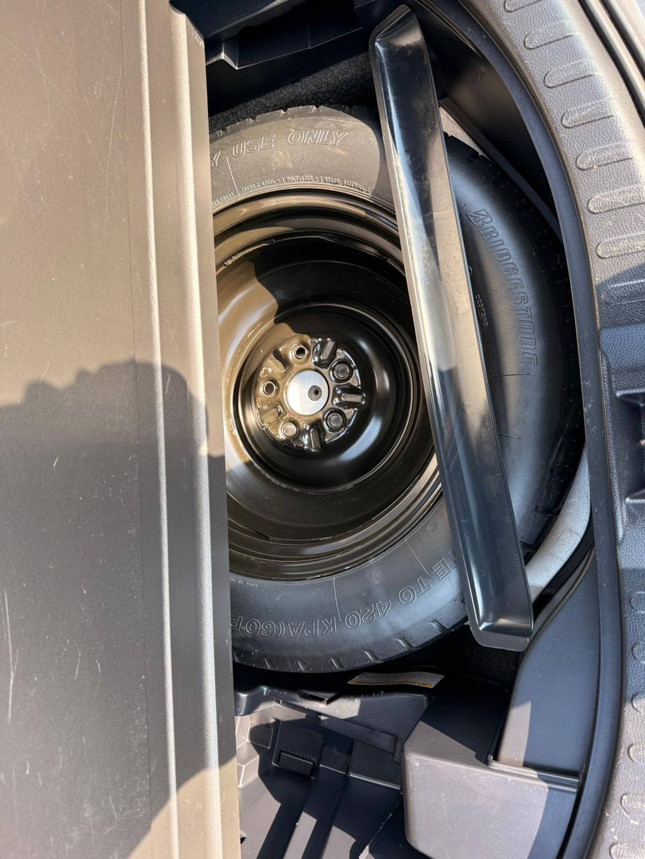 تويوتا راف ٤ SE 2.5 L | sunroof | push start | leather full option