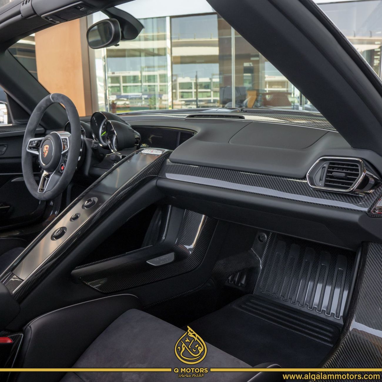 Porsche 918 Spyder Std 4.6L 2015 PORSCHE 918 SPYDER WEISSACH DONE ONLY 8000KM