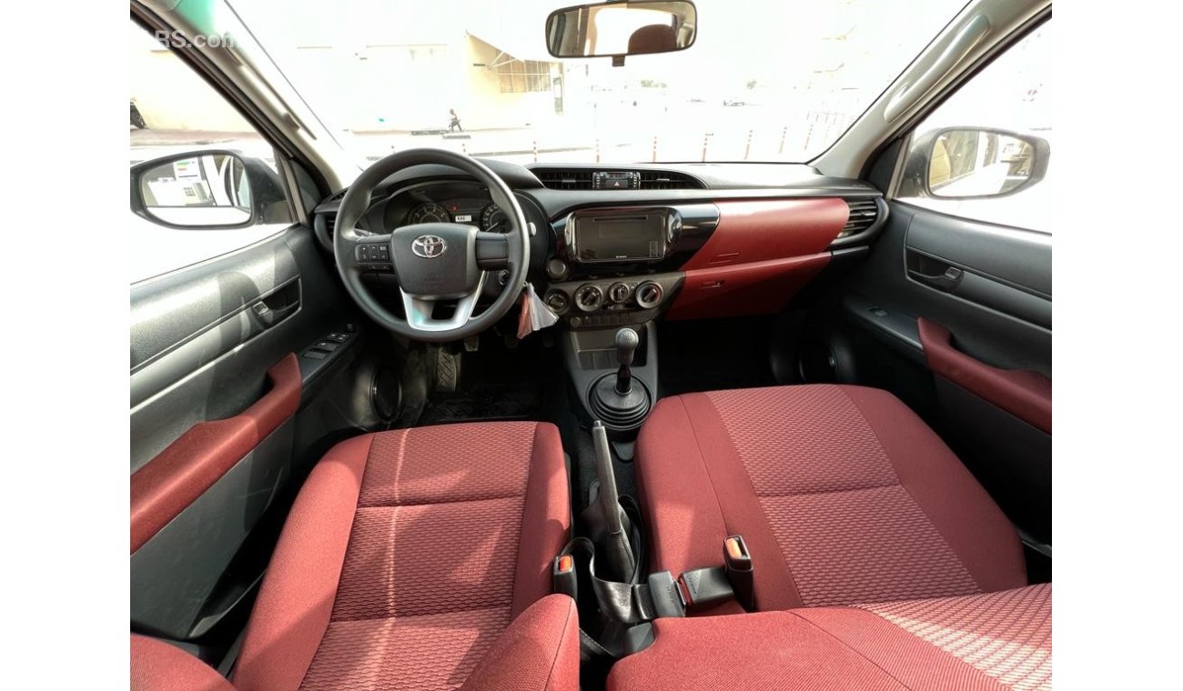 Toyota Hilux GL 2.4 MANUAL POWER WINDOWS MODEL 2022