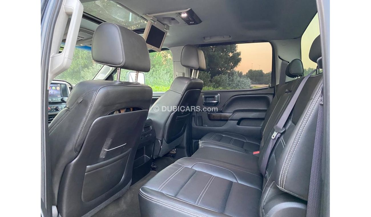 GMC Sierra 3500 HD Denali GMC Sierra Denali HD 2015 Diesel Perfect Condition - Accident Free