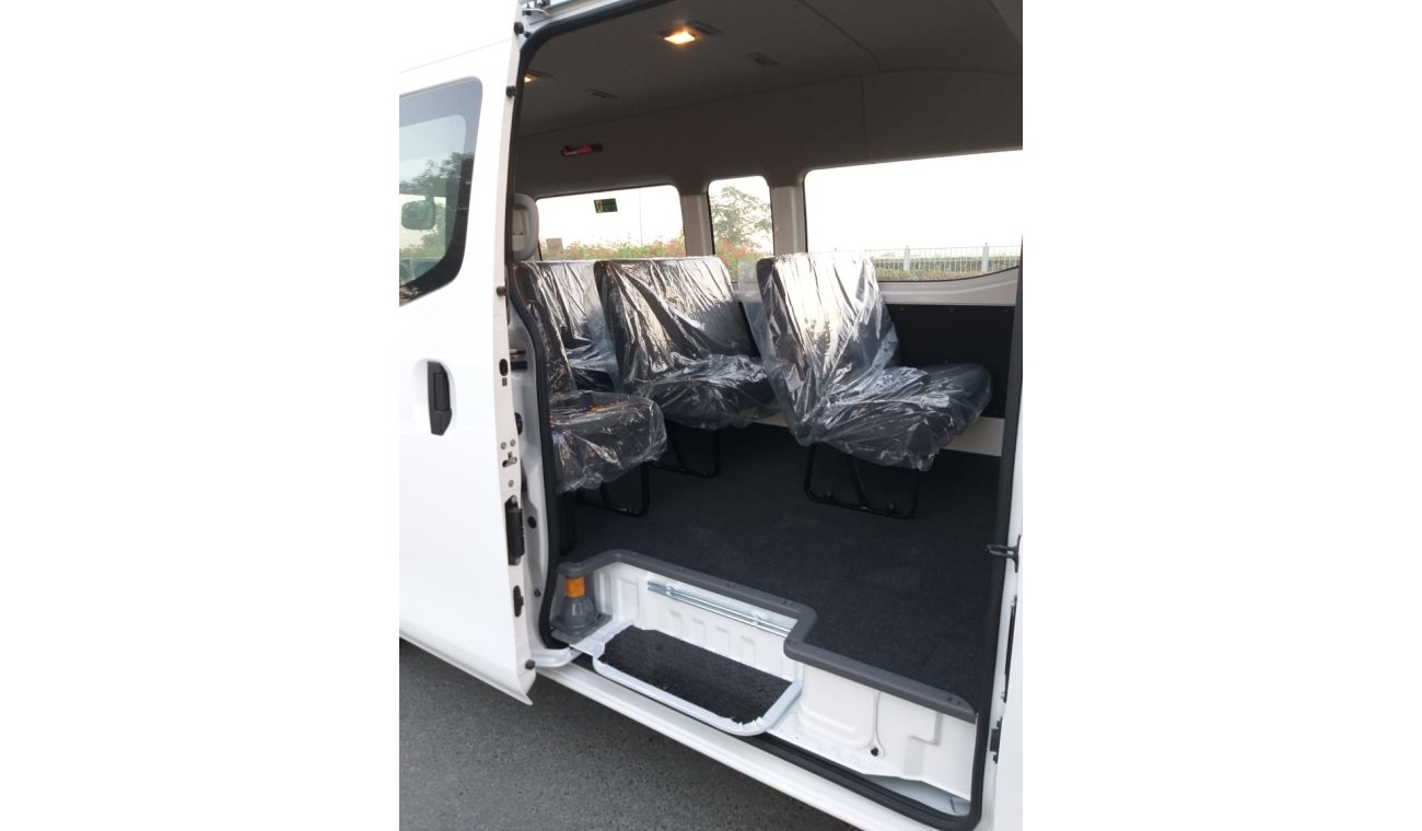 Nissan Urvan 2.5L 13 SEATER