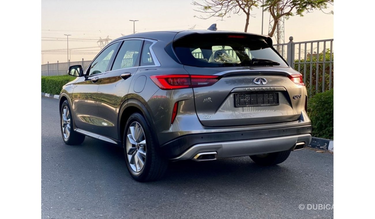 إنفينيتي QX50 السيارة بحالة الوكالة