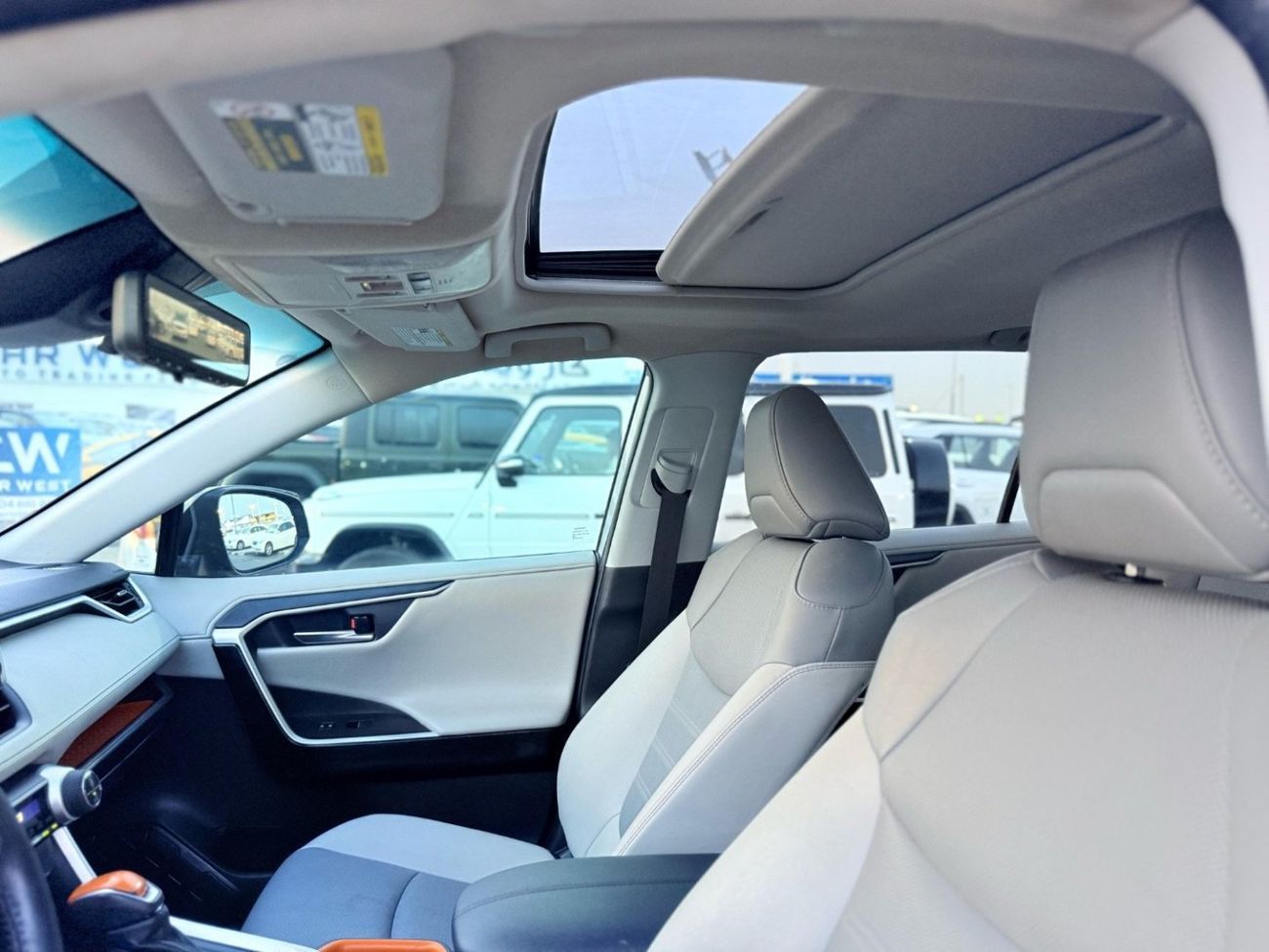 تويوتا راف ٤ Limited 2020 Model Full Option with Radar Very Clean And Perfect Condition