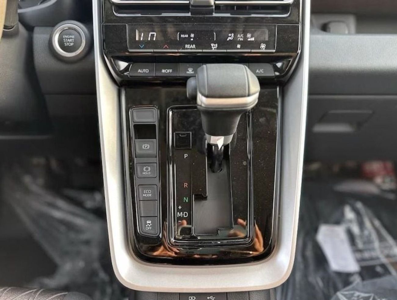 Toyota Innova TOYOTA INNOVA 2.0L FWD PETROL MINIVAN 2024