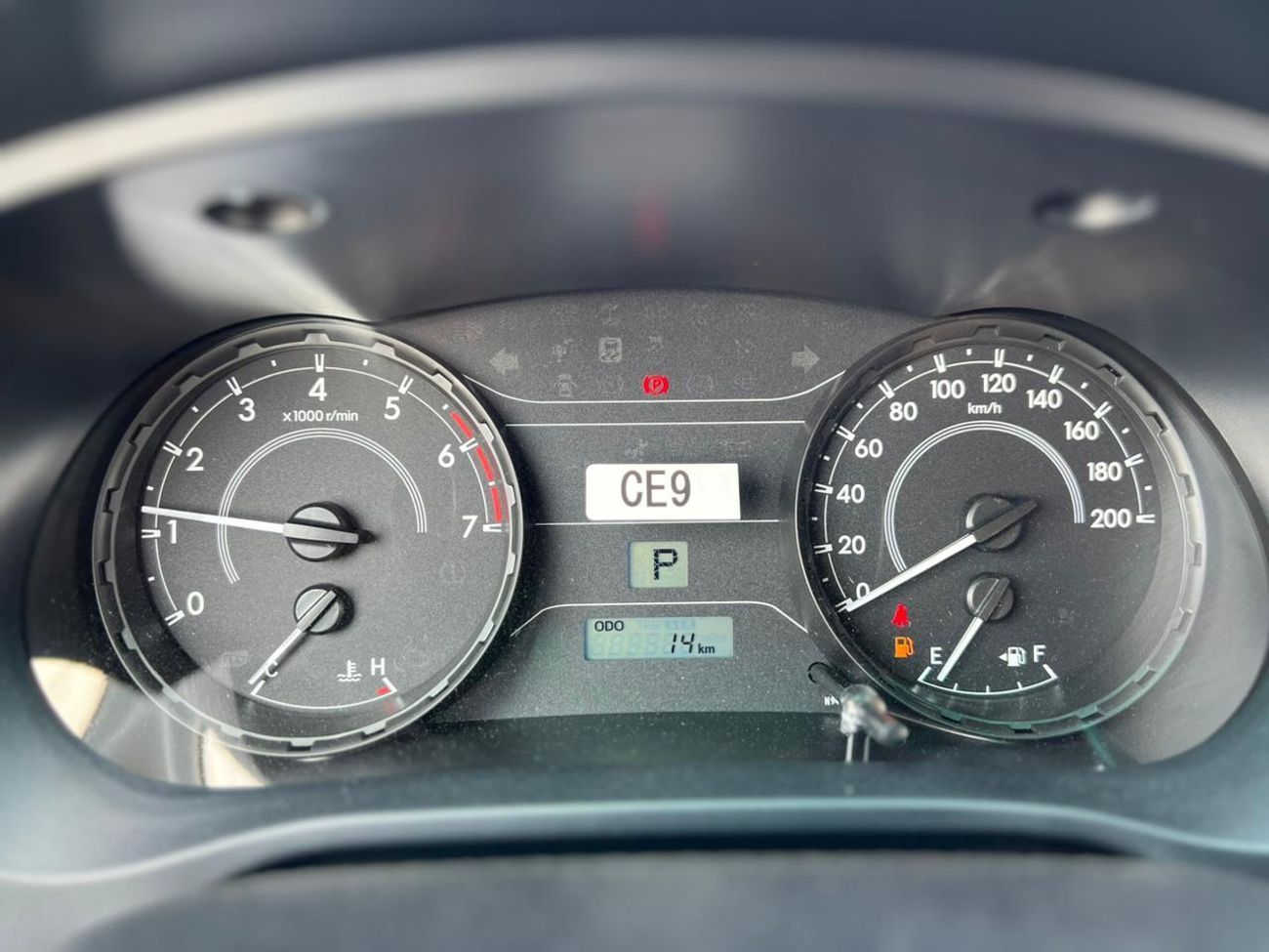 Toyota Hilux EXPORT ONLY - TOYOTA HILUX DLX 2.7L A/T