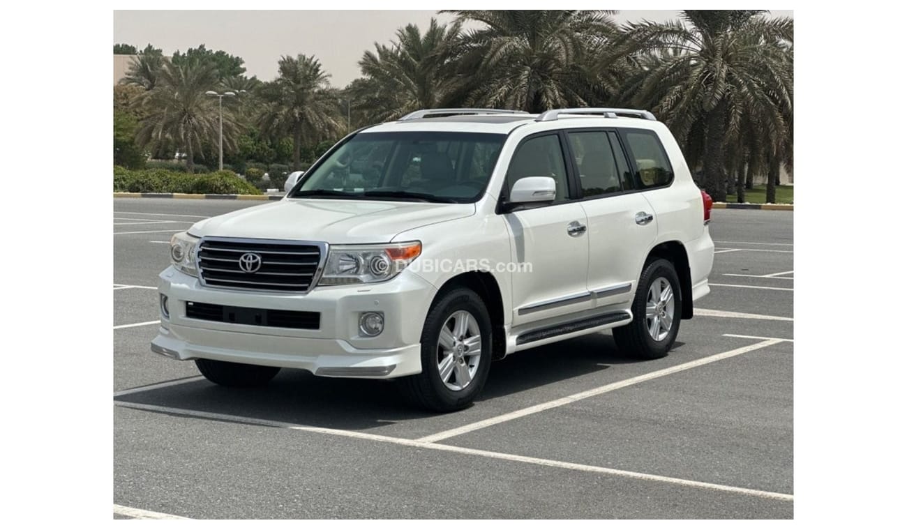Toyota Land Cruiser MODEL 2014 GCC CAR PERFECT CONDITION INSIDE AND OUTSIDE