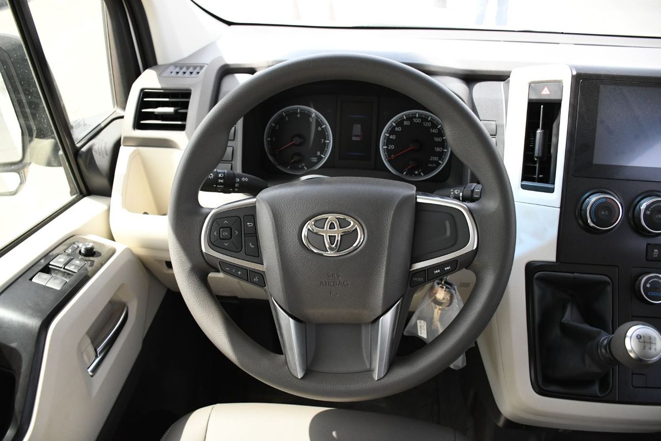 Toyota Hiace GL -High Roof Commuter 3.5L M/T (Ready Stock )