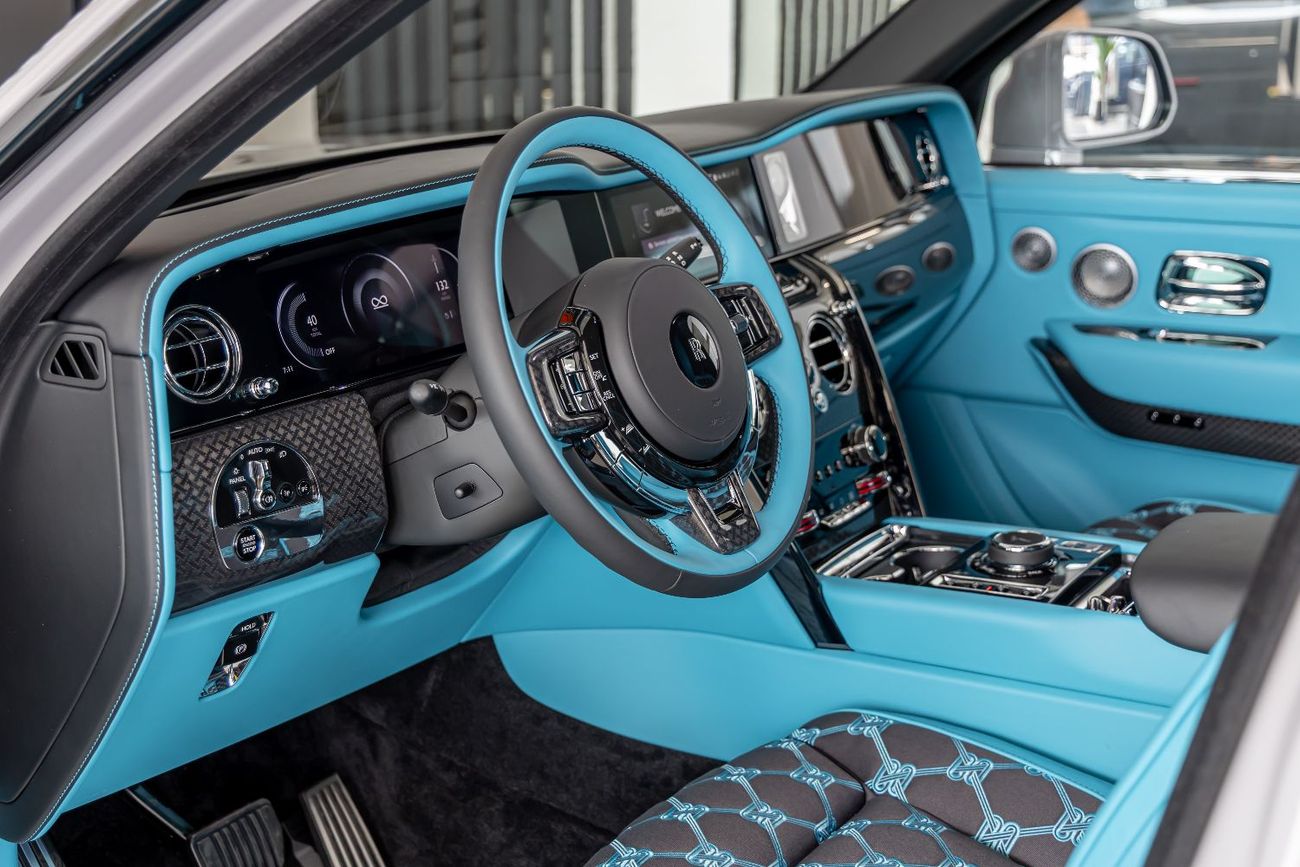 Rolls-Royce Cullinan ROLLS ROYCE CULLINAN | BLACK BADGE | BESPOKE PREMIUM AUDIO  | DUALITY SEATS | European Specs | 2026