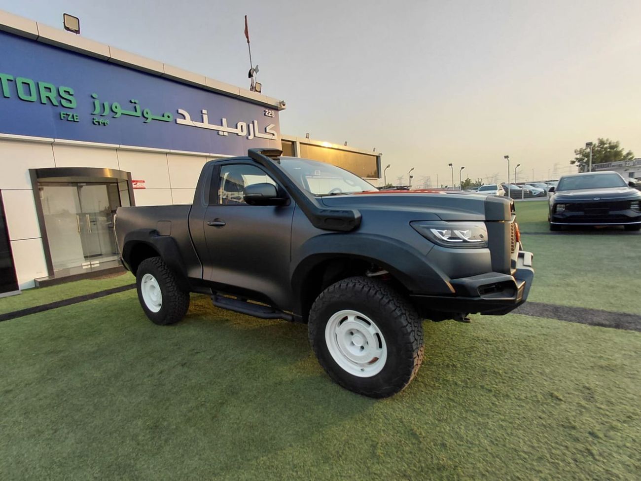 جريت وول بوير سيارة Firebomb ذات صف واحد تعمل بالبنزين ودفع رباعي موديل 2023