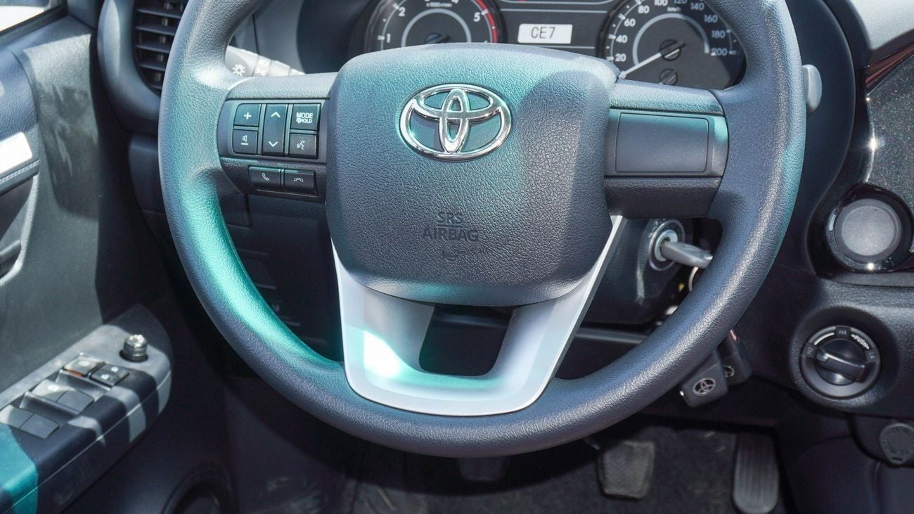Toyota Hilux SGLX GL-2D  D-4D  2.4L Diesel