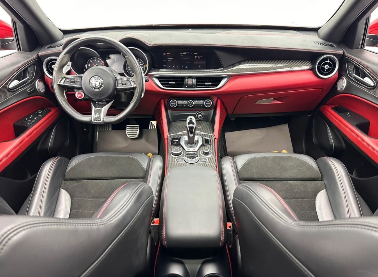 Alfa Romeo Stelvio 2020 Alfa Romeo Stelvio Quadrifoglio, Nov/2026 Alfa Romeo Warranty + Service Contract, FSH, GCC