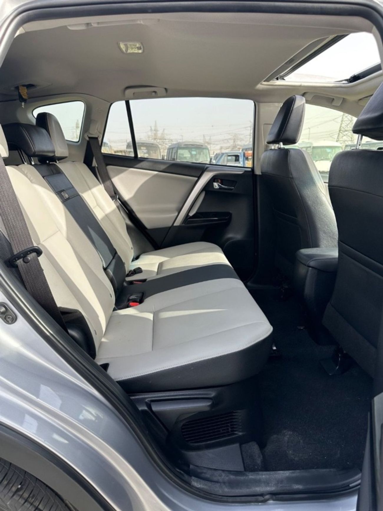 تويوتا راف ٤ Limited Hybrid Full Option