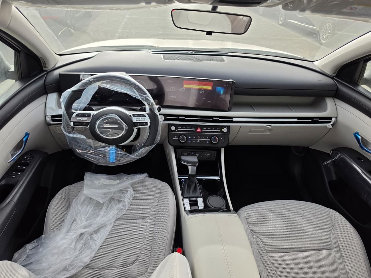 Hyundai Tucson  2.0L 2WD A/T Petrol
