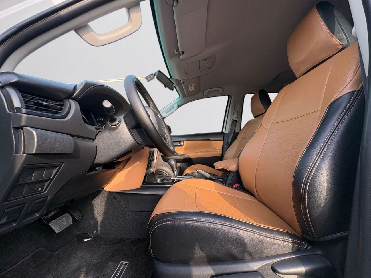 تويوتا فورتونر AED 1,840 P.M | 0% DOWN PAYMENT | TOYOTA FORTUNER EXR | WARRANTY & FULL SERVICE HISTORY | 2025 | GCC