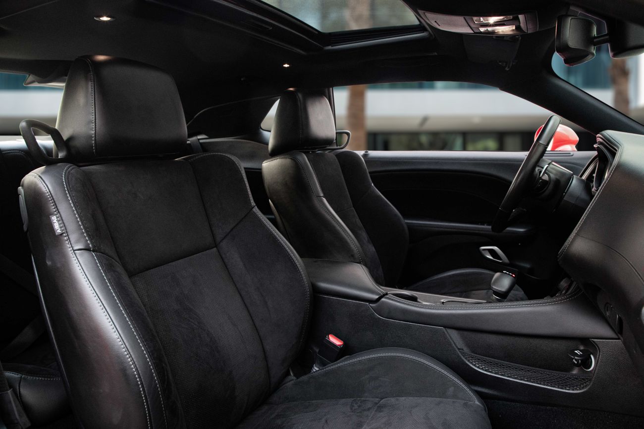 Dodge Challenger Challenger | 3,325 P.M | 0% Downpayment | R/T | V8 | Dodge Warranty + Service Contract til 2027!