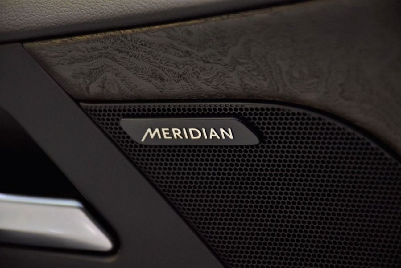 جاكوار XE ORIGINAL PAINT ( صبغ وكاله ) Jaguar XE 25t 2016 Model! GCC Specs