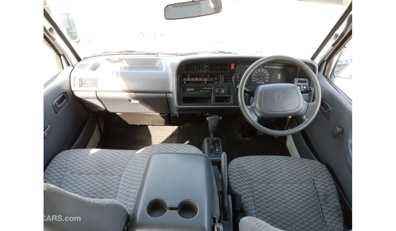 Toyota Hiace TOYOTA HIACE RIGHT HAND DRIVE (PM947)