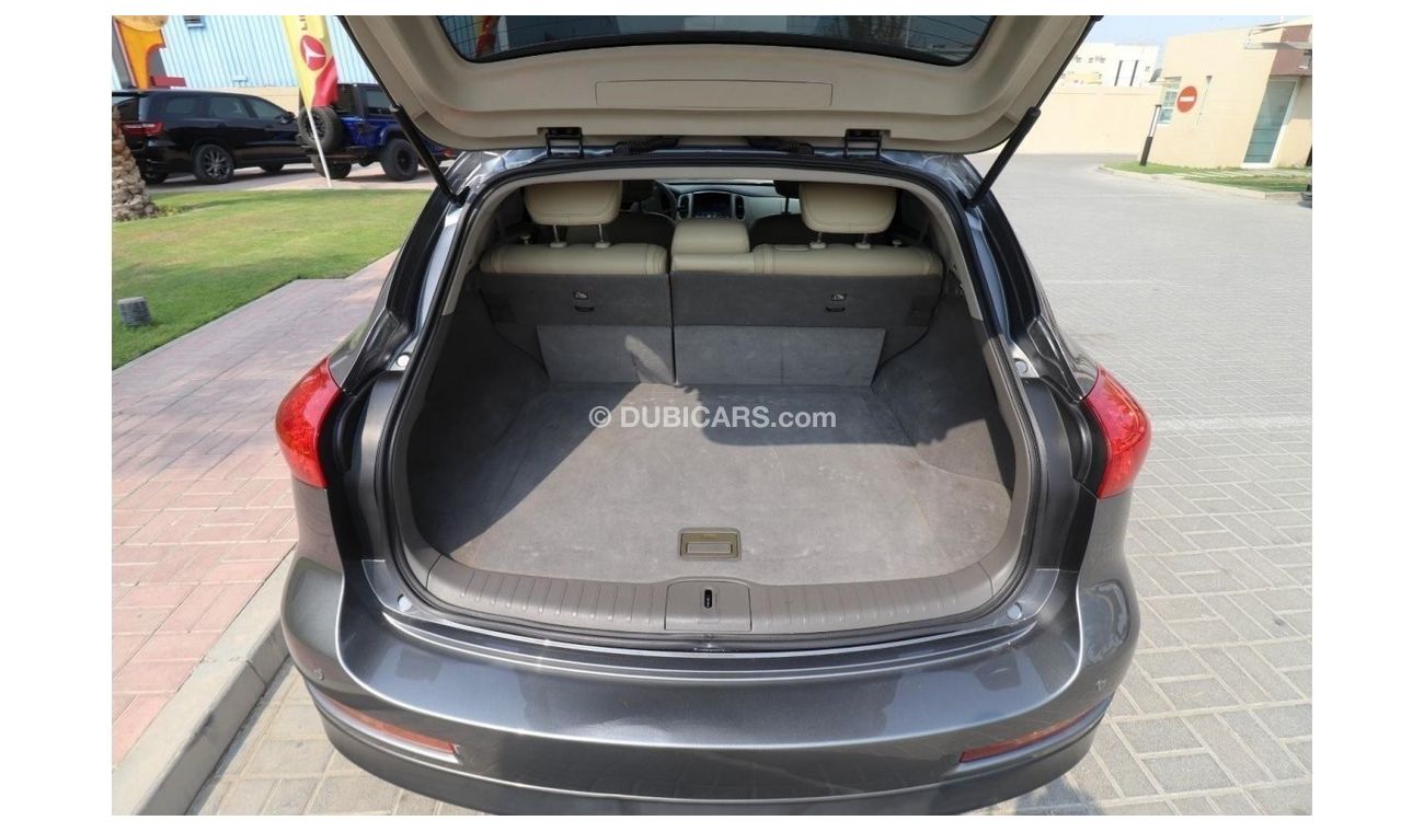 Infiniti QX50 Luxury Infiniti QX50 2015 (LOWEST MILEAGE)