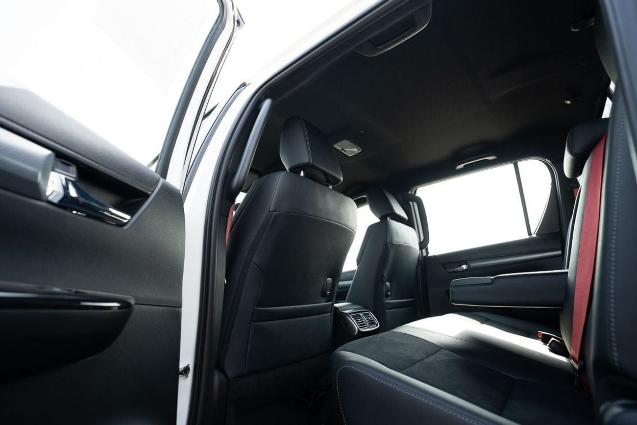 تويوتا هيلوكس GR-S 4.0L