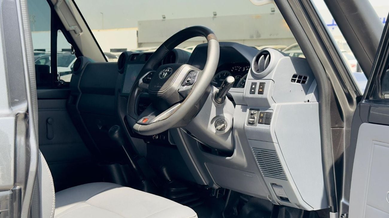 Toyota Land Cruiser Pick Up SINGLE CABIN | MANUAL TRANSMISSION | 4.5L DIESEL ENGINE | BULL BAR | RHD