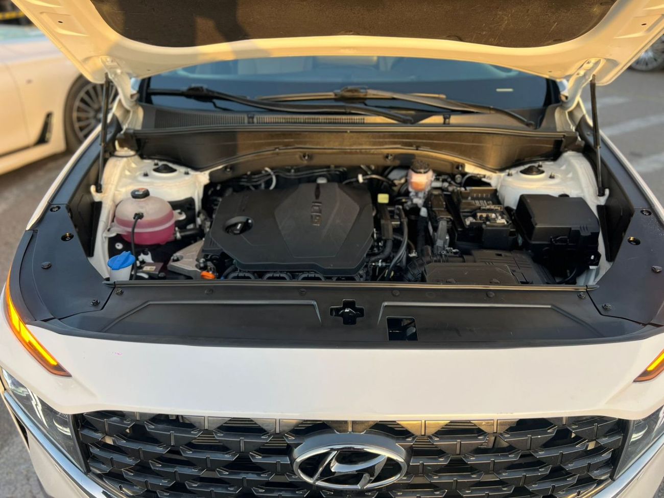 Hyundai Santa Fe 2022 Hyundai Santa Fe - SEL Full Option 2.5L V4 -Panoramic Sunroof - Leather Seat - Rear Camera