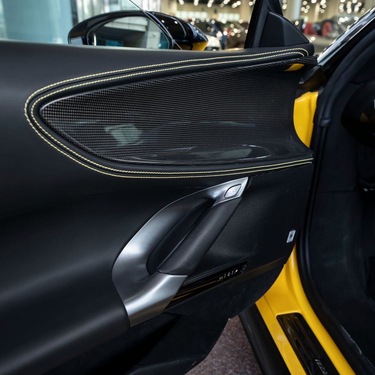 Ferrari SF90 Spider FERRARI SF90 SPIDER DONE ONLY 3000KM GCC WITH WARRANTY + SERVICE