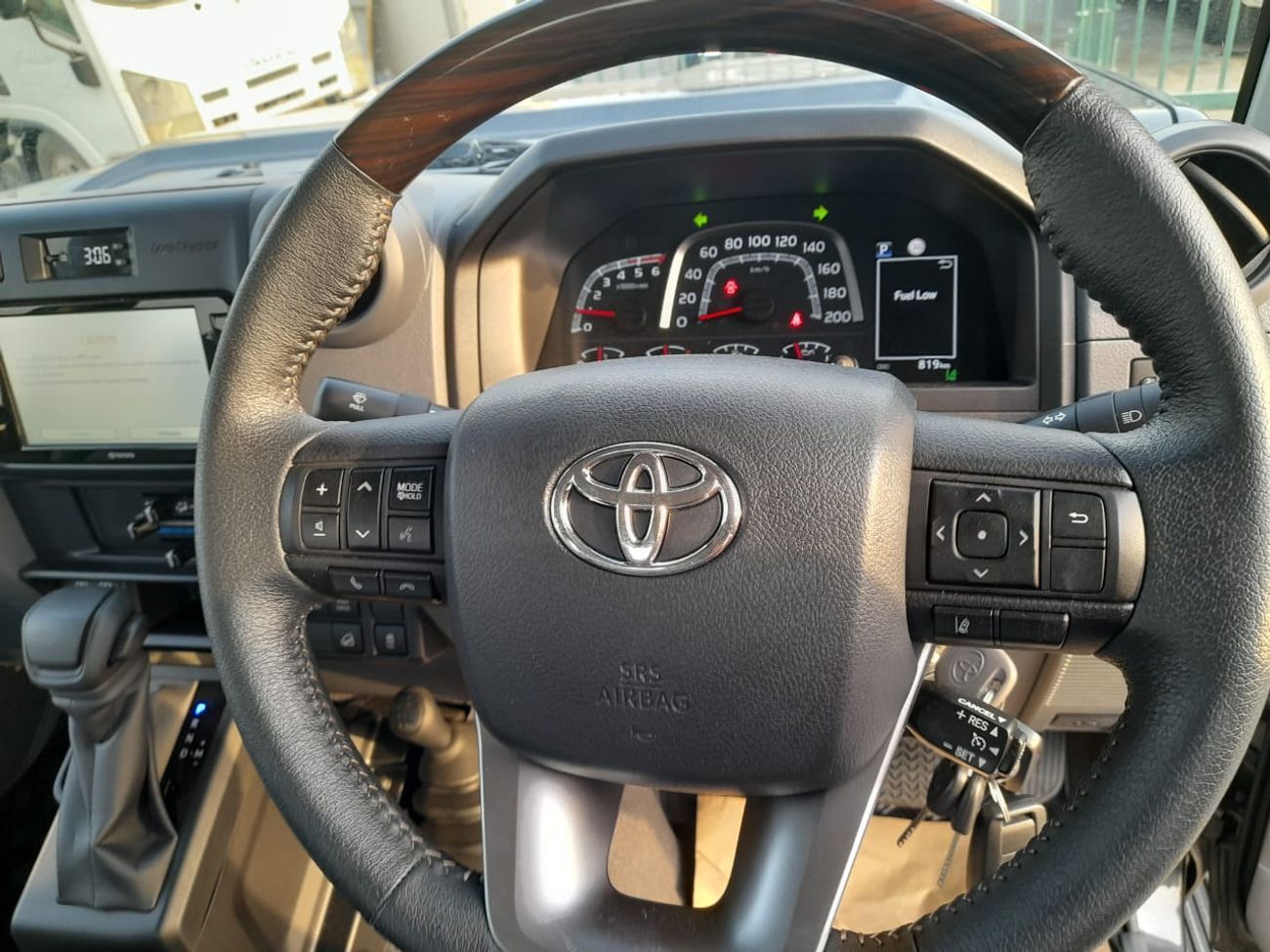 تويوتا لاند كروزر بيك آب Right-Hand drive 2.8 diesel turbo Auto Brand new