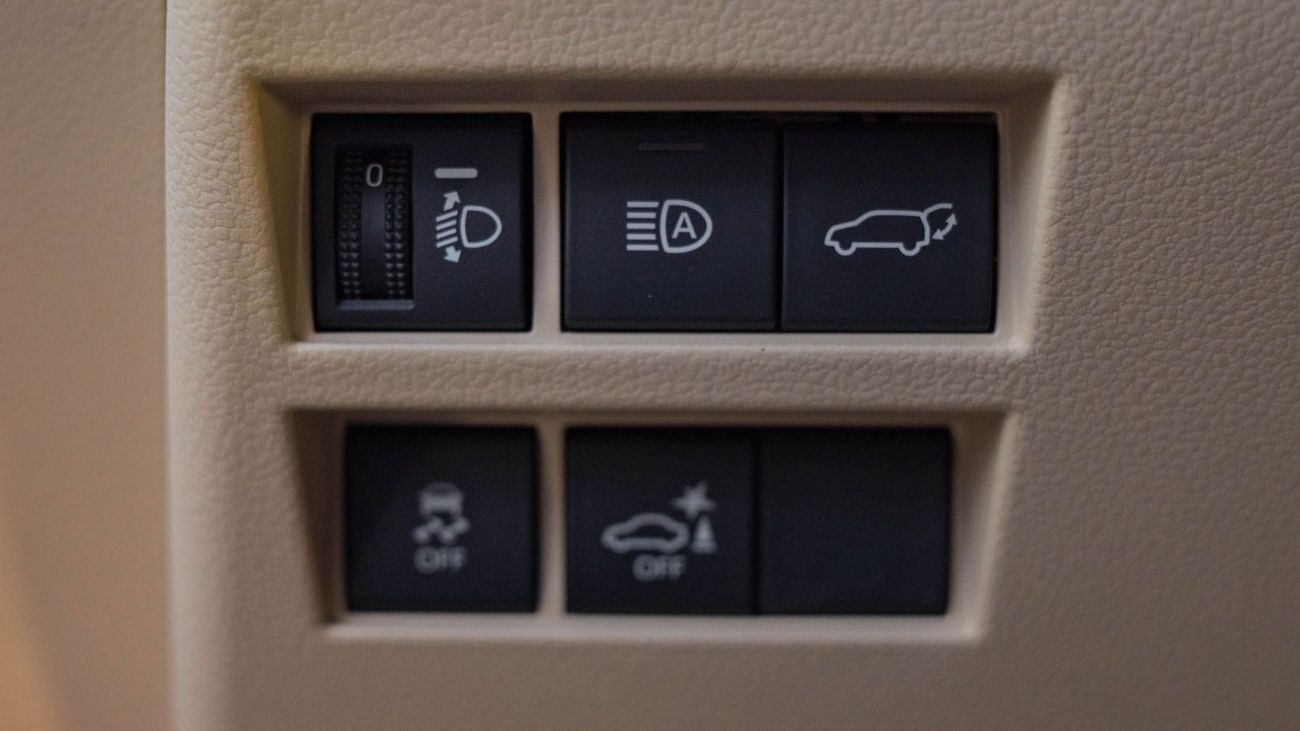 تويوتا لاند كروزر 2026 Toyota Land Cruiser 300 GXR 3.5L AT Petrol (Black)