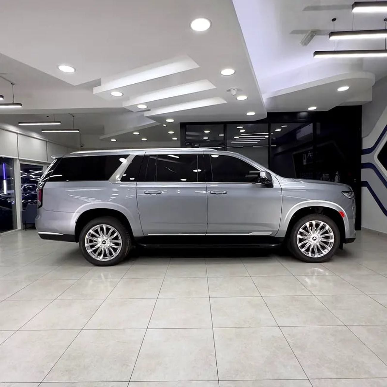 كاديلاك إسكالاد ESV Premium Luxury 6.2L