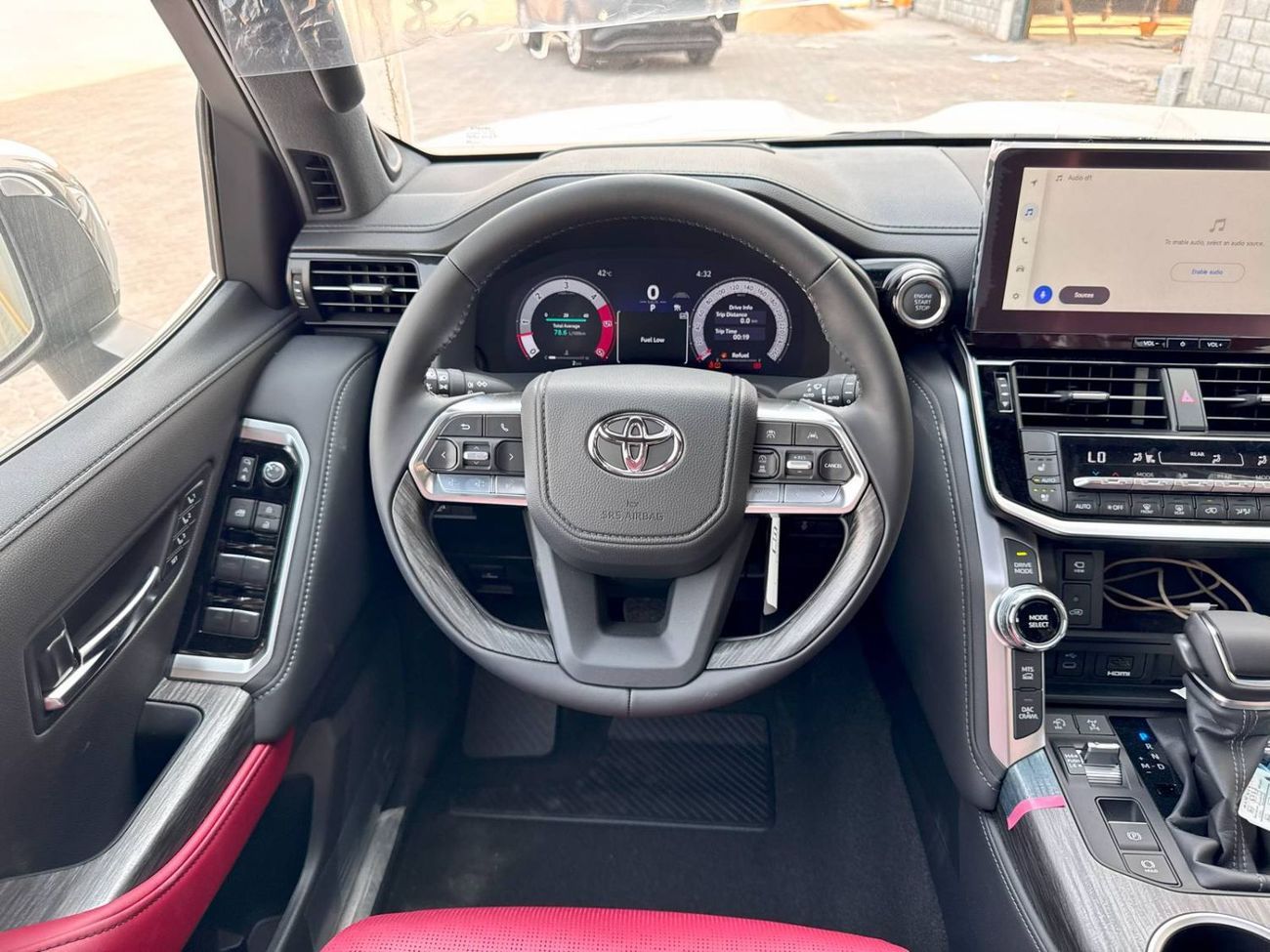 تويوتا لاند كروزر VX 3.3L