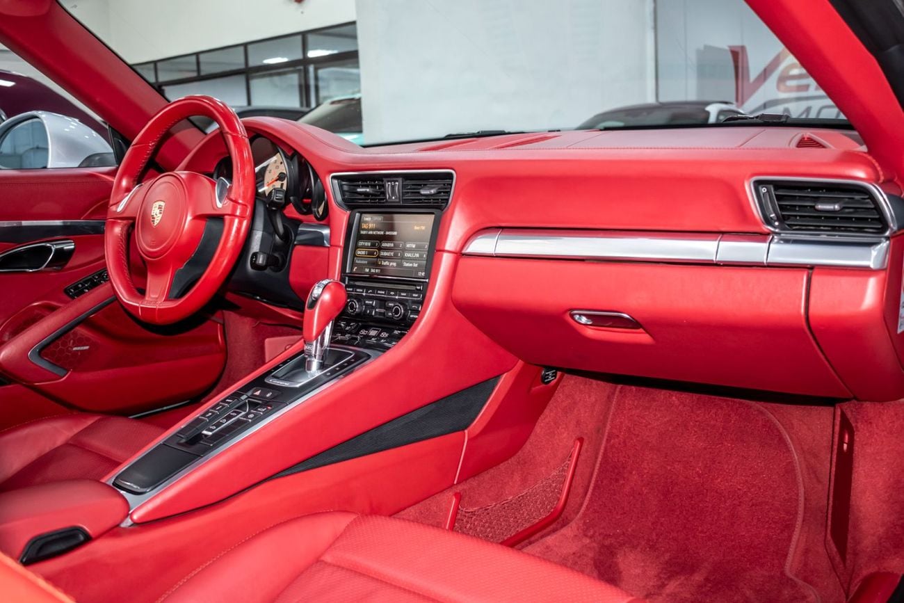 Porsche 911 CARRERA 4S