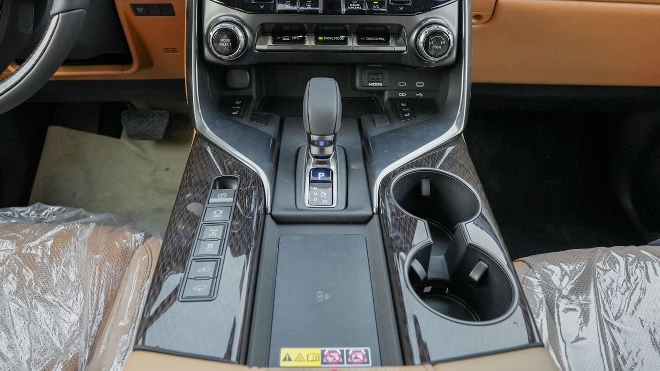 Lexus LX 700h 2025 Lexus LX700h Signature 3.5L AT Hybrid (White) 5 Seats