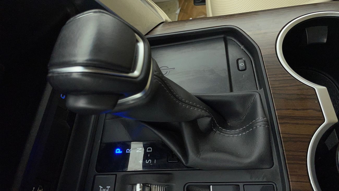 تويوتا لاند كروزر GXR 4 | بدون دفعة مقدمة | اختبار القيادة في المنزل