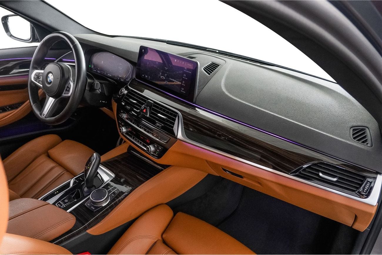 بي أم دبليو 520i M SPORT