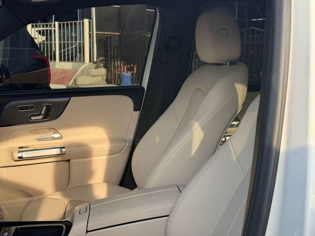 مرسيدس بنز GLB 200 MERCEDS GLB 200 2024 2.0