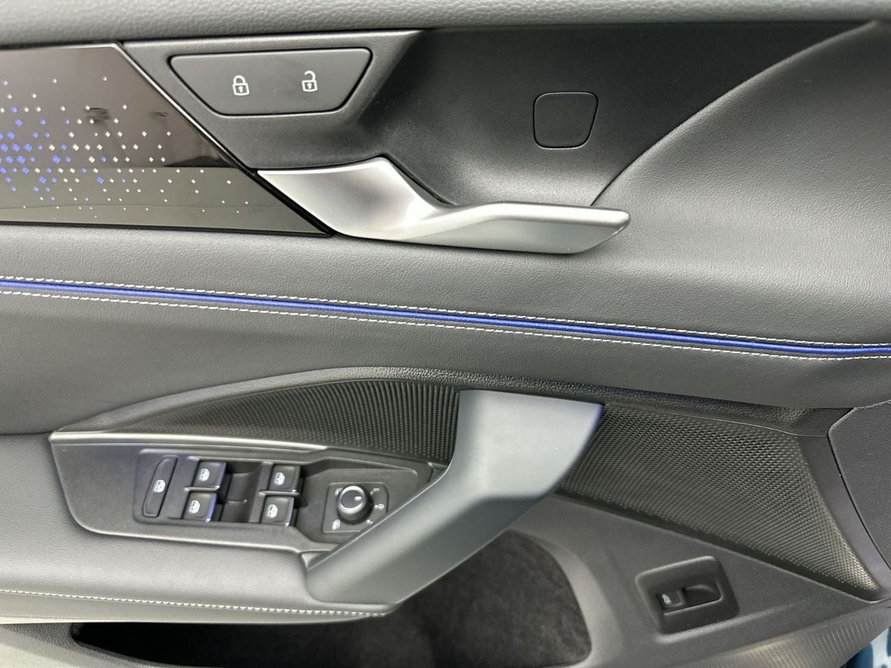 Volkswagen Tiguan Tiguan R-Line 1.4L (Ref#78130) - 32,100 AED SAVINGS from New Car