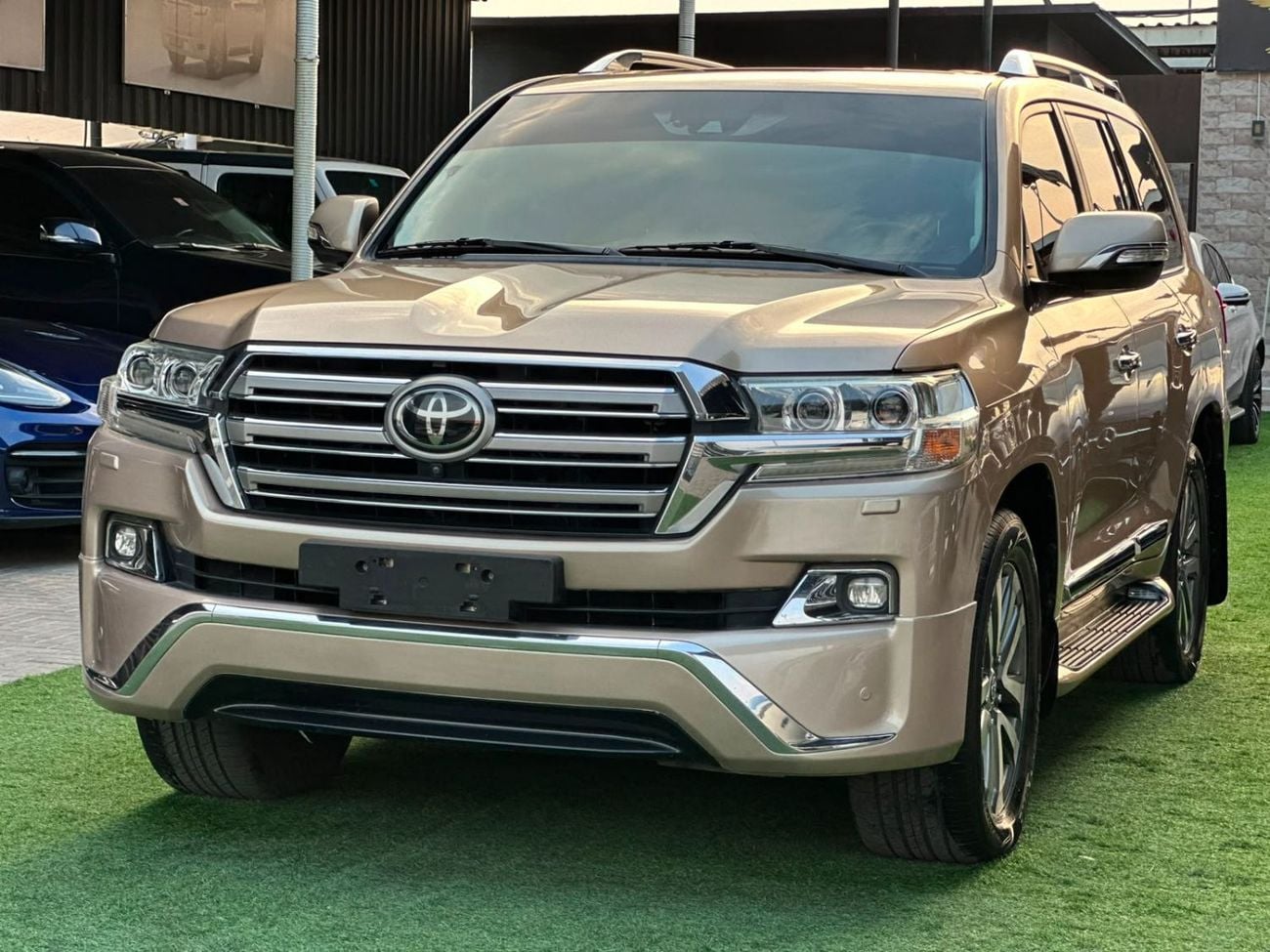 تويوتا لاند كروزر VXR
