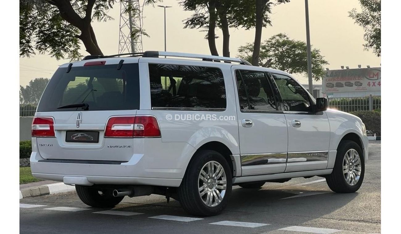 Lincoln Navigator LINCOLN NAVIGATOR GCC 2013 5.4L V8 FULL OPTION IN PERFECT CONDITION