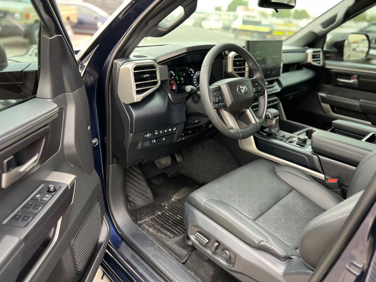 Toyota Tundra 2025 Toyota Tundra TRD Crewmax 3.4L V6 - Full Screen With Radar & Rollbar - 4x4 AWD - Fully Loaded -