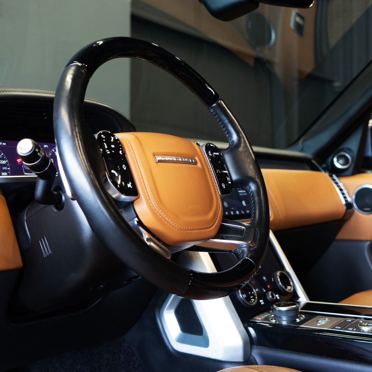 Land Rover Range Rover Autobiography 5.0L (510 HP) AED 4,082 p.m • 0% Downpayment • Range Rover Autobiography  • Agency Ser