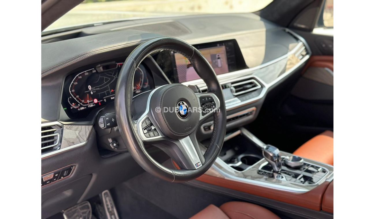 BMW X7 Bmw X7 XDrive 40i M kit Head-Up Display  Full Option Panoramic  GCC Service contract  Under warranty