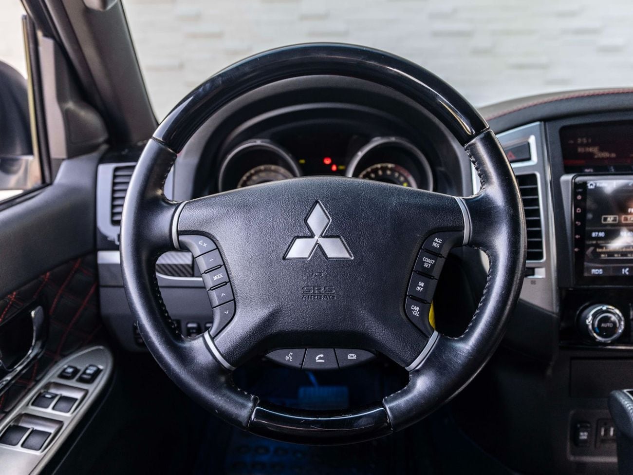 Mitsubishi Pajero GLS 3.5L (189 HP)