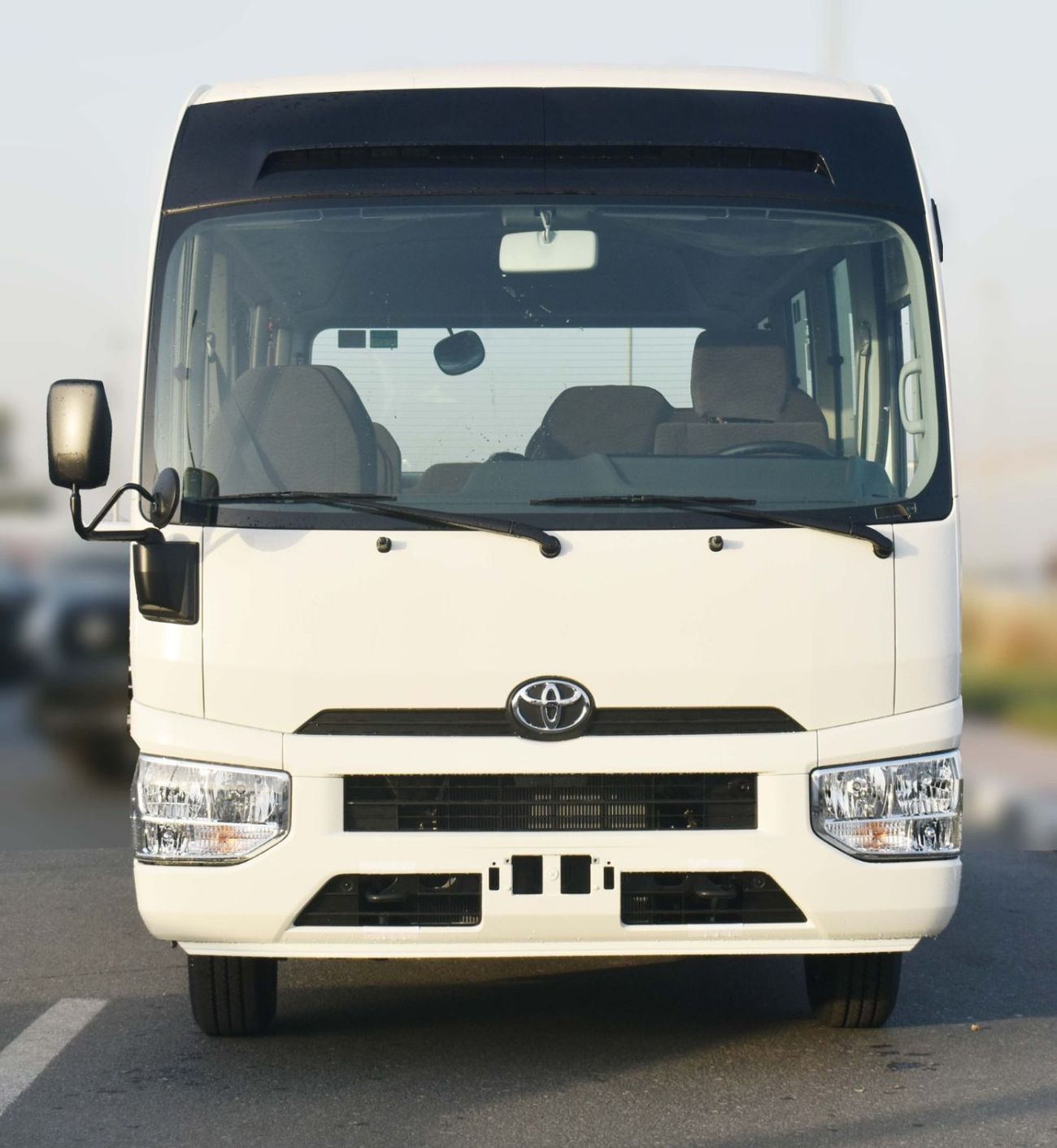 تويوتا كوستر 2.7L MANAUAL PETROL 20 SEATS SHORT WHEEL BASE