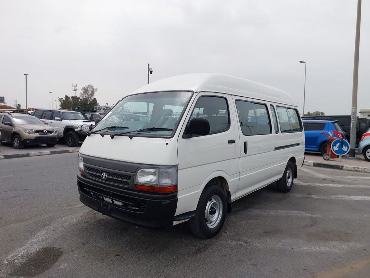 تويوتا هاياس TOYOTA HIACE VAN RHD 2000 MODEL 2.4 L PETROL MANUAL(PM02940)