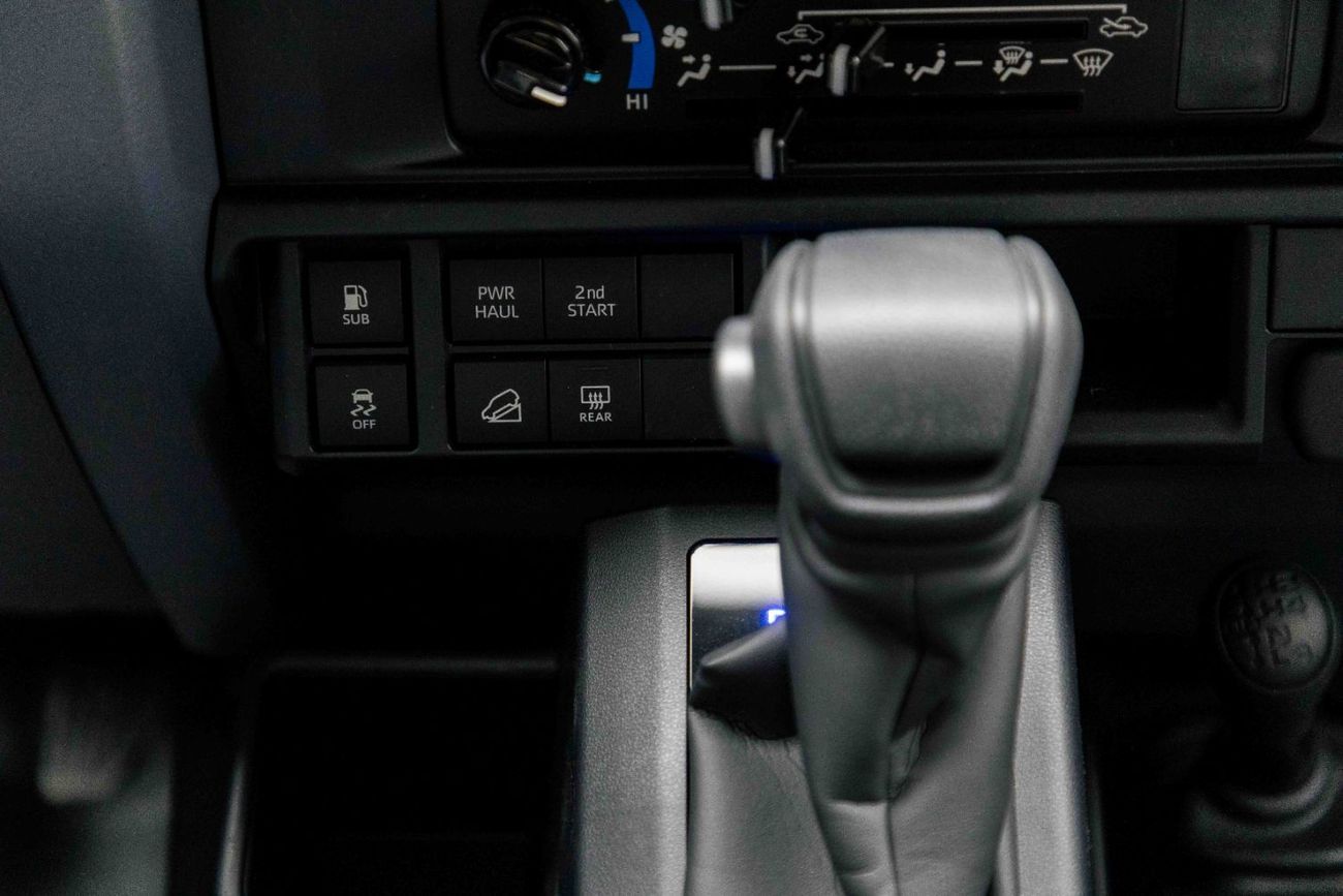 تويوتا لاند كروزر LC78 Hardtop 4.0L - Beige Inside Bluish Grey | Export Only